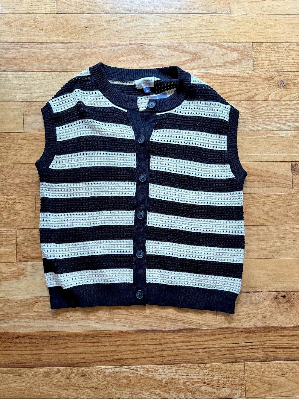 NWT Universal Thread Striped Pointelle Sweater Vest in Black & White